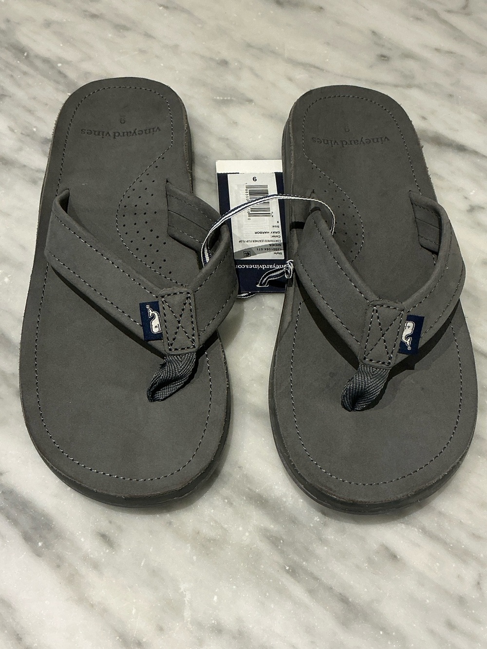 Vineyard Vines Men's Gray Harbor Contoured Leather Flip Flops